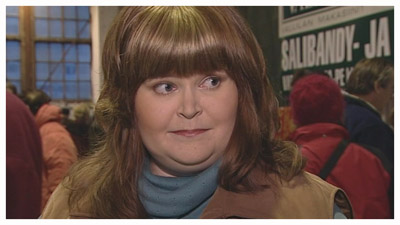 Marika Tötterman kirppiskierroksella (copyright YLE/videokuvaa)